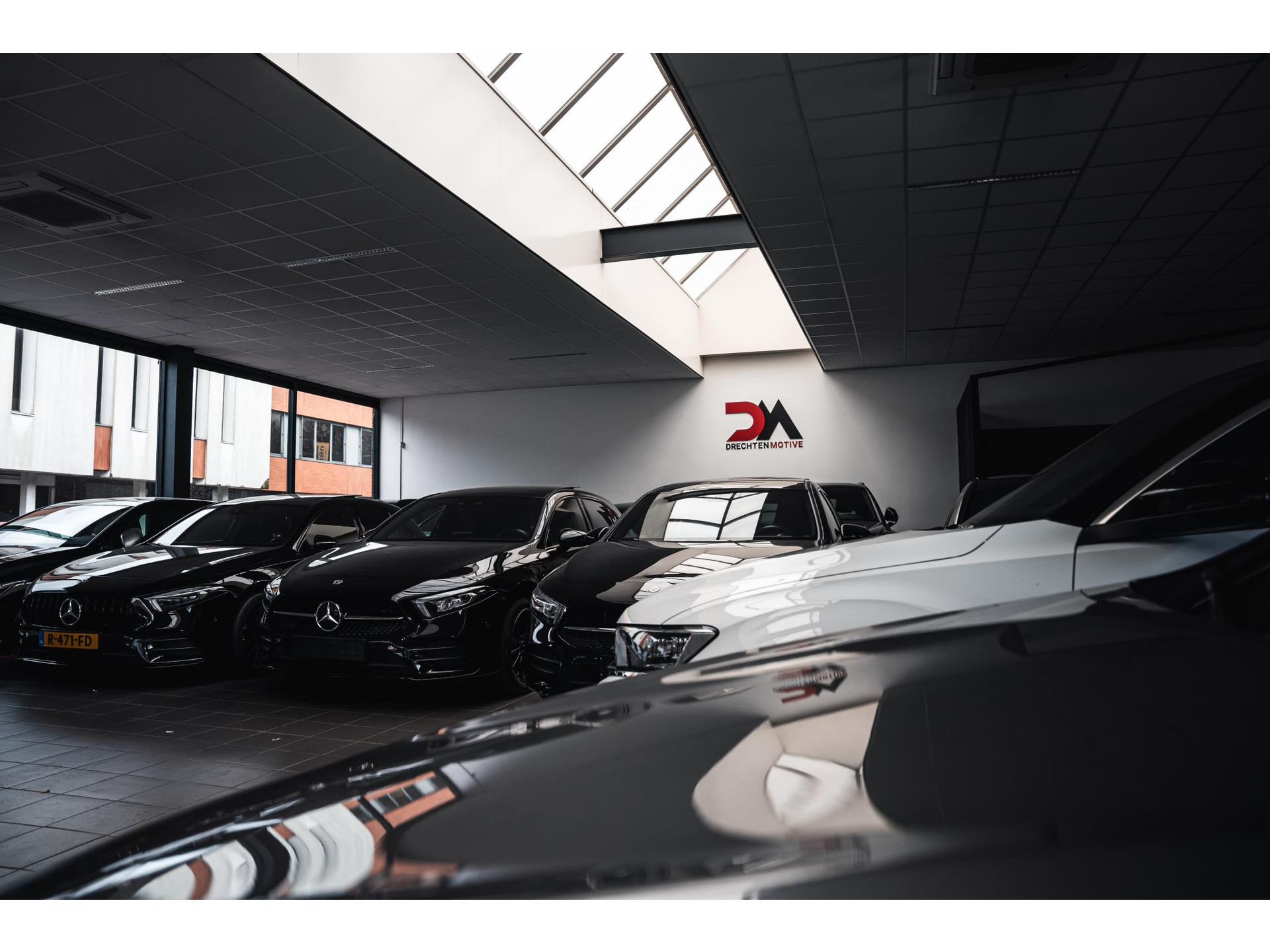 47810903-1.jpg