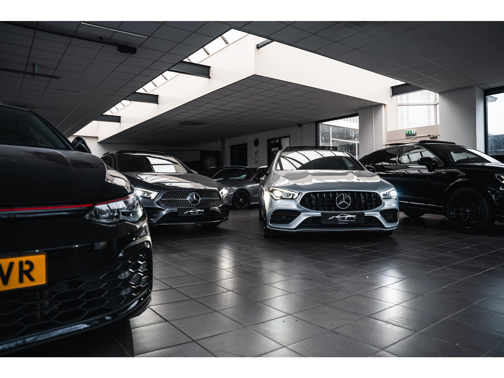 47992044-2.jpg
